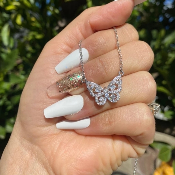 🌸 NEW Silver Diamond Butterfly Necklace - Picture 3 of 5